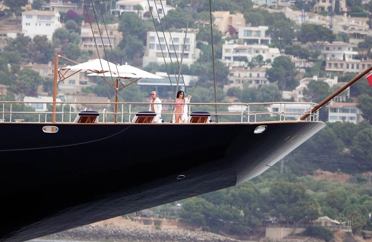 Lauren Sanchez (5).jpg