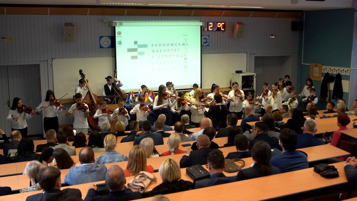 Ekonomski fakultet Subotica (4).jpg