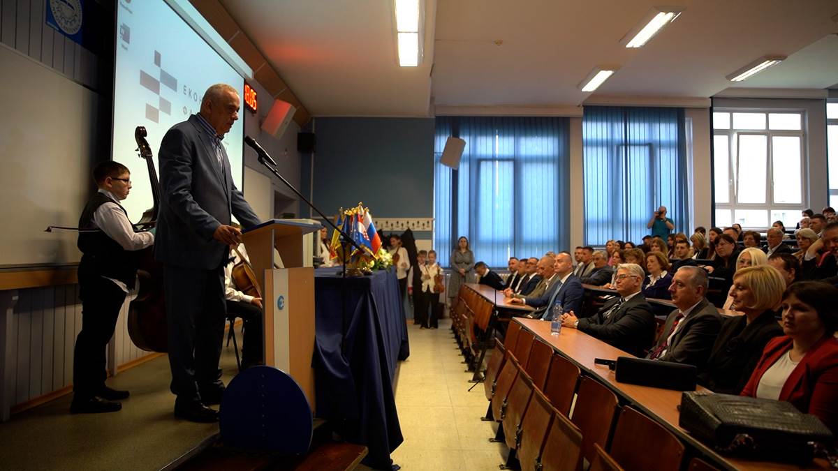 Ekonomski fakultet Subotica (6).jpg