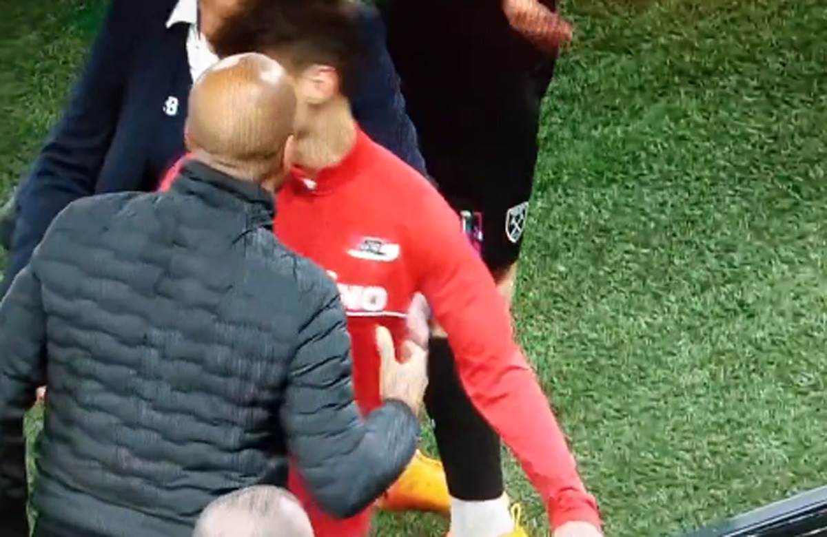 AZ Alkmar - Vest Hem (8).jpg