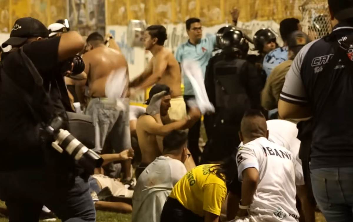 Tragedija fudbalska utakmica (5).png