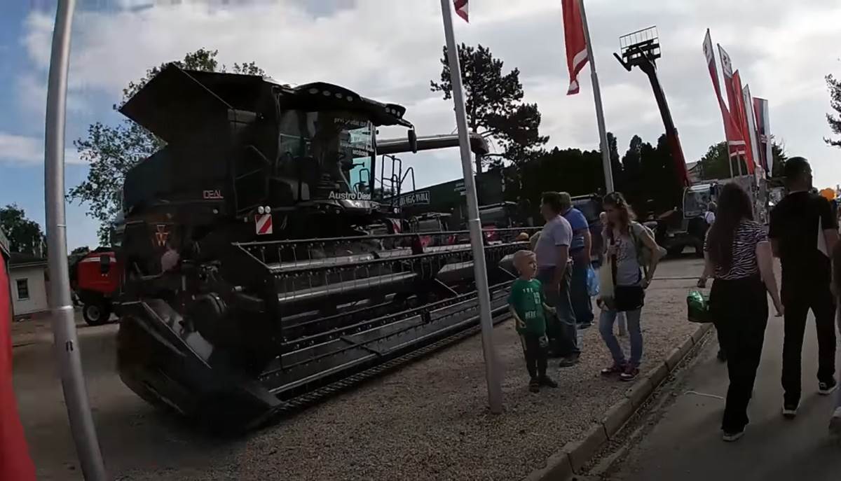 Poljoprivredne mašine, sajam (6).jpg