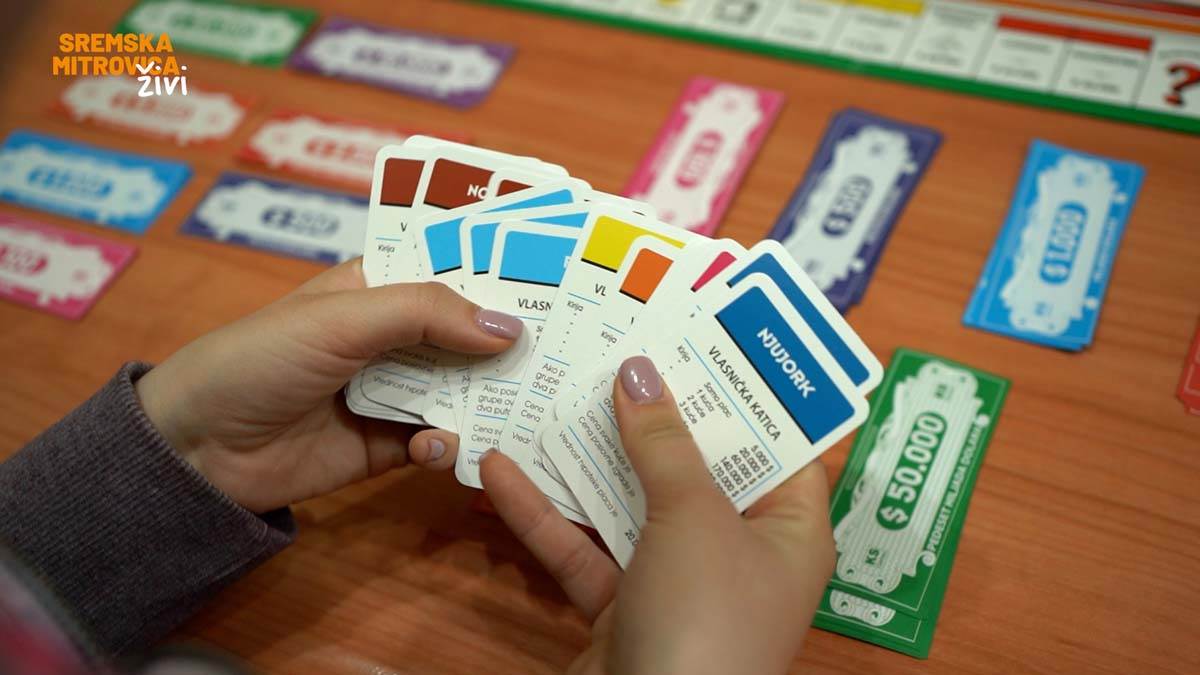 - 16x9.00_00_08_11.Still037.jpg