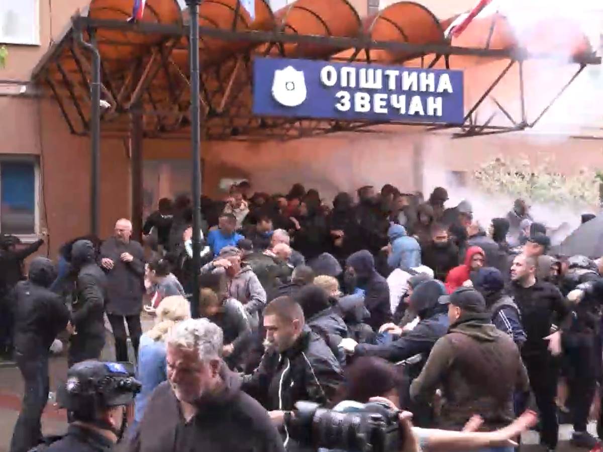 Snimak sukoba Srba i kosovske policije u Zvečanu