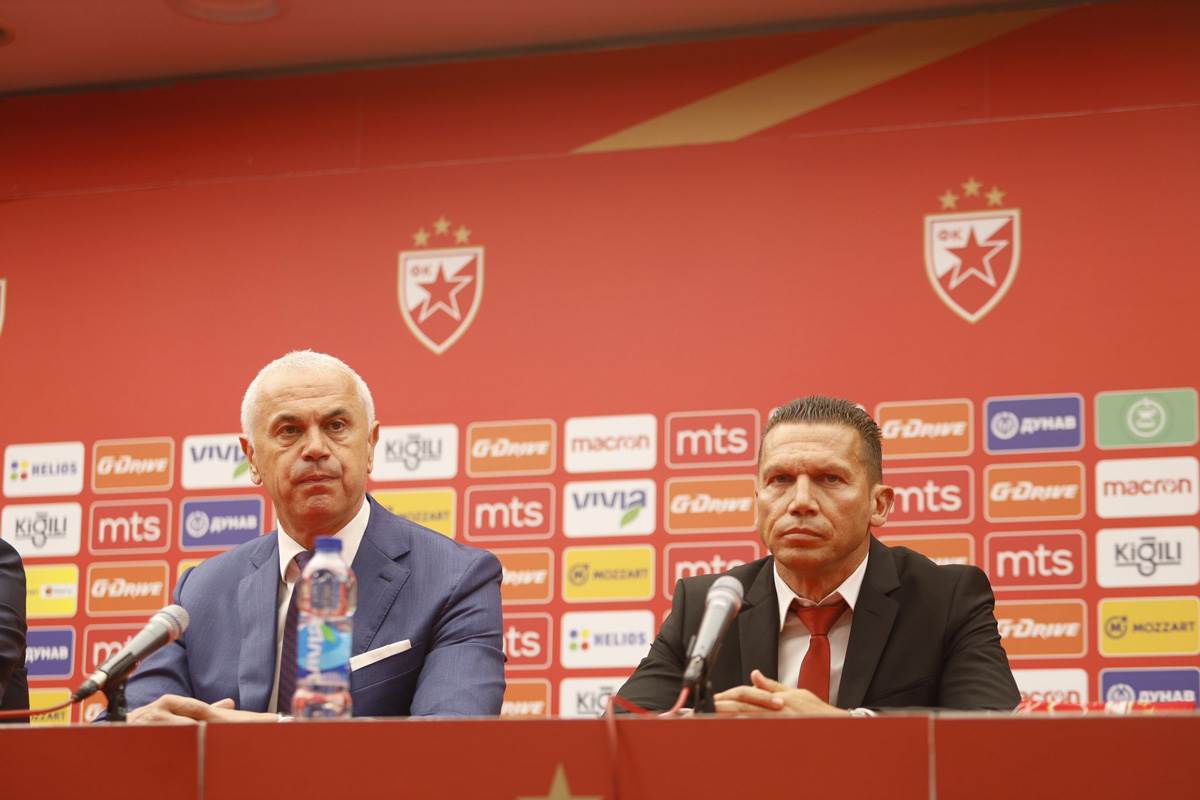 Promocija novog trenera zvezde (6).jpg