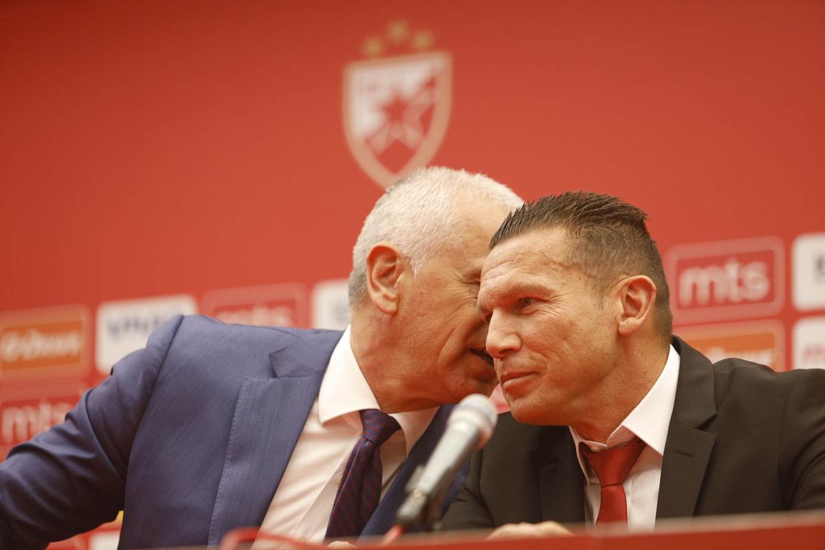 Promocija novog trenera zvezde (10).jpg