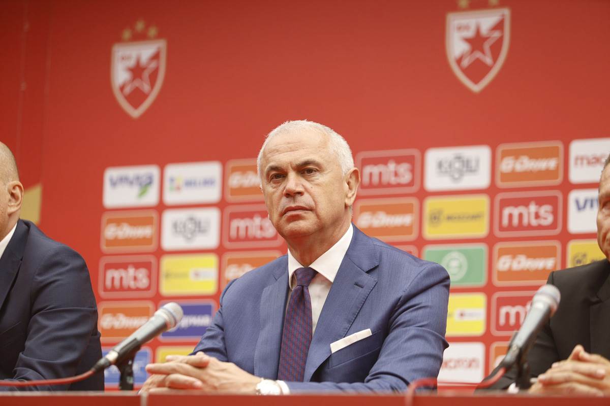 Promocija novog trenera zvezde (14).jpg