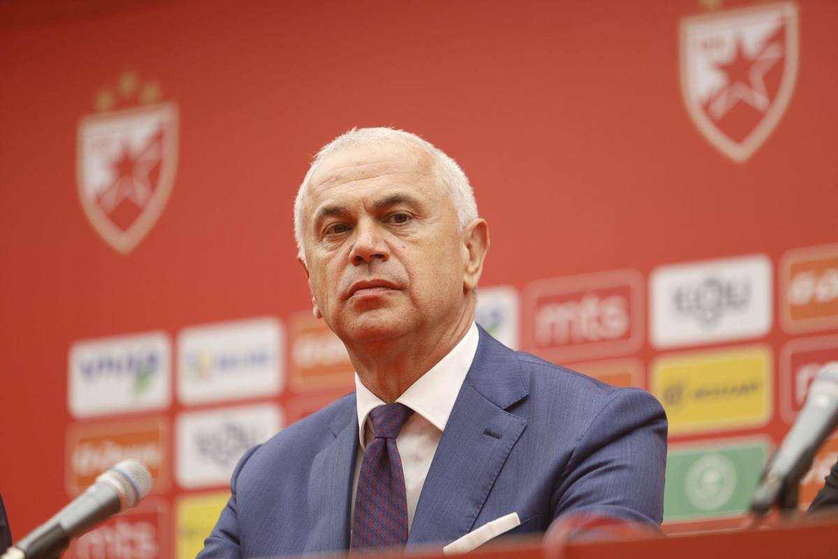 Promocija novog trenera zvezde (15).jpg