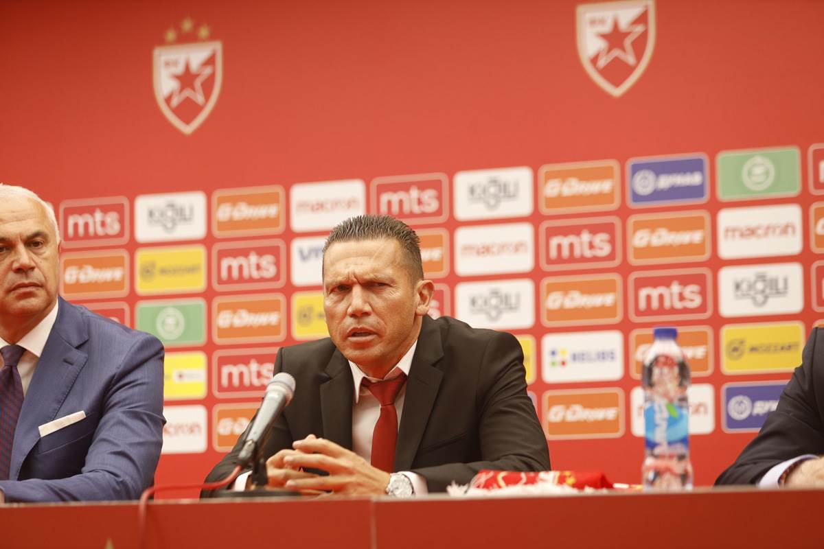 Promocija novog trenera zvezde (16).jpg