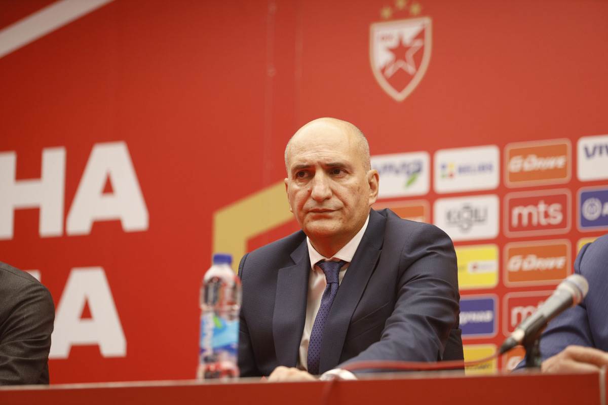 Promocija novog trenera zvezde (20).jpg