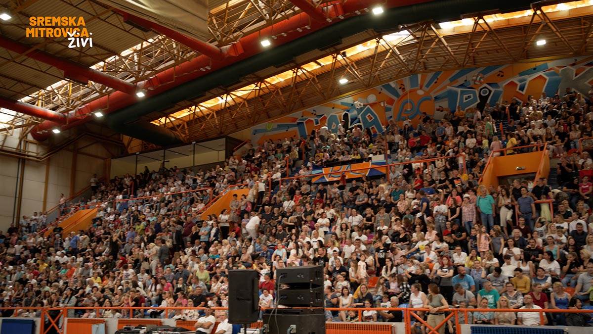 - 16x9.00_00_06_15.Still028.jpg