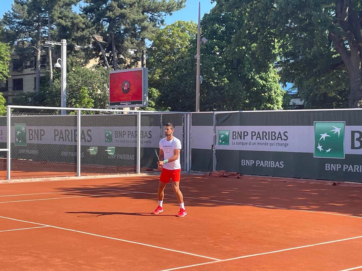 Novak Đoković trenirao pred meč na najdaljem terenu na Rolan Garosu