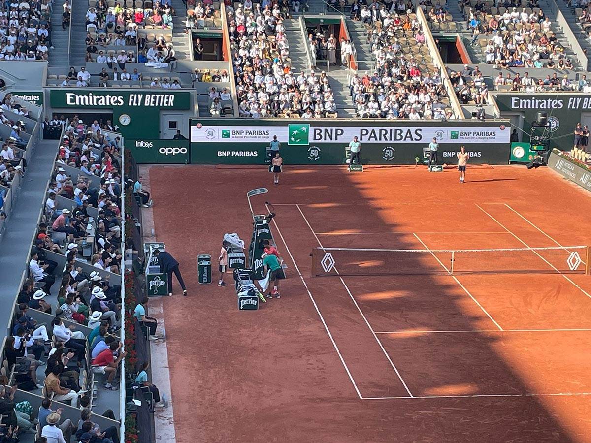 Fokina se povredio, Novak odmah prišao (4).jpg