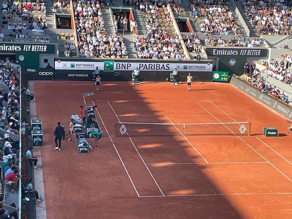 Fokina se povredio, Novak odmah prišao (2).jpg