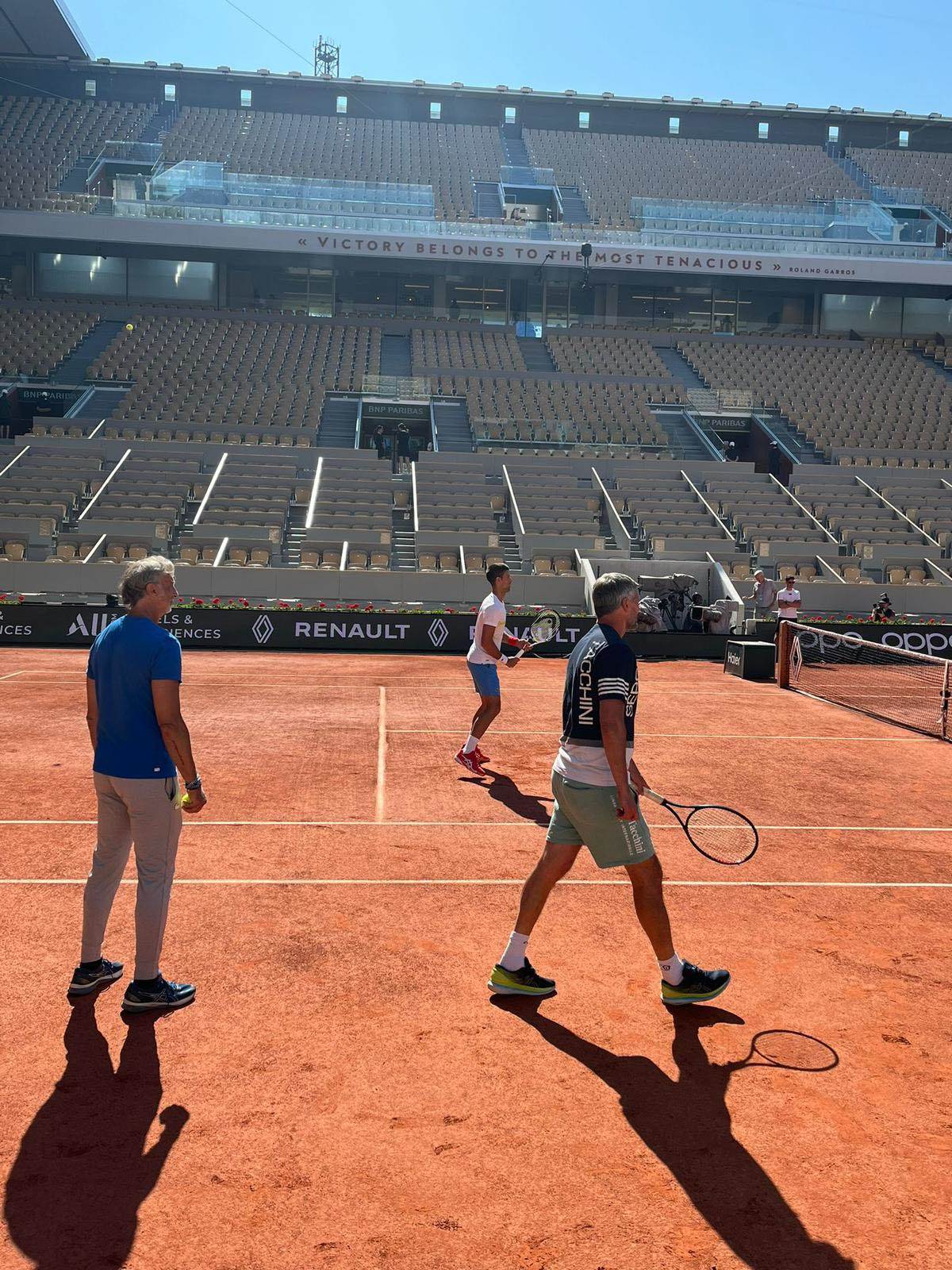 Novak trenira, Stefan pomaže (8).jpg