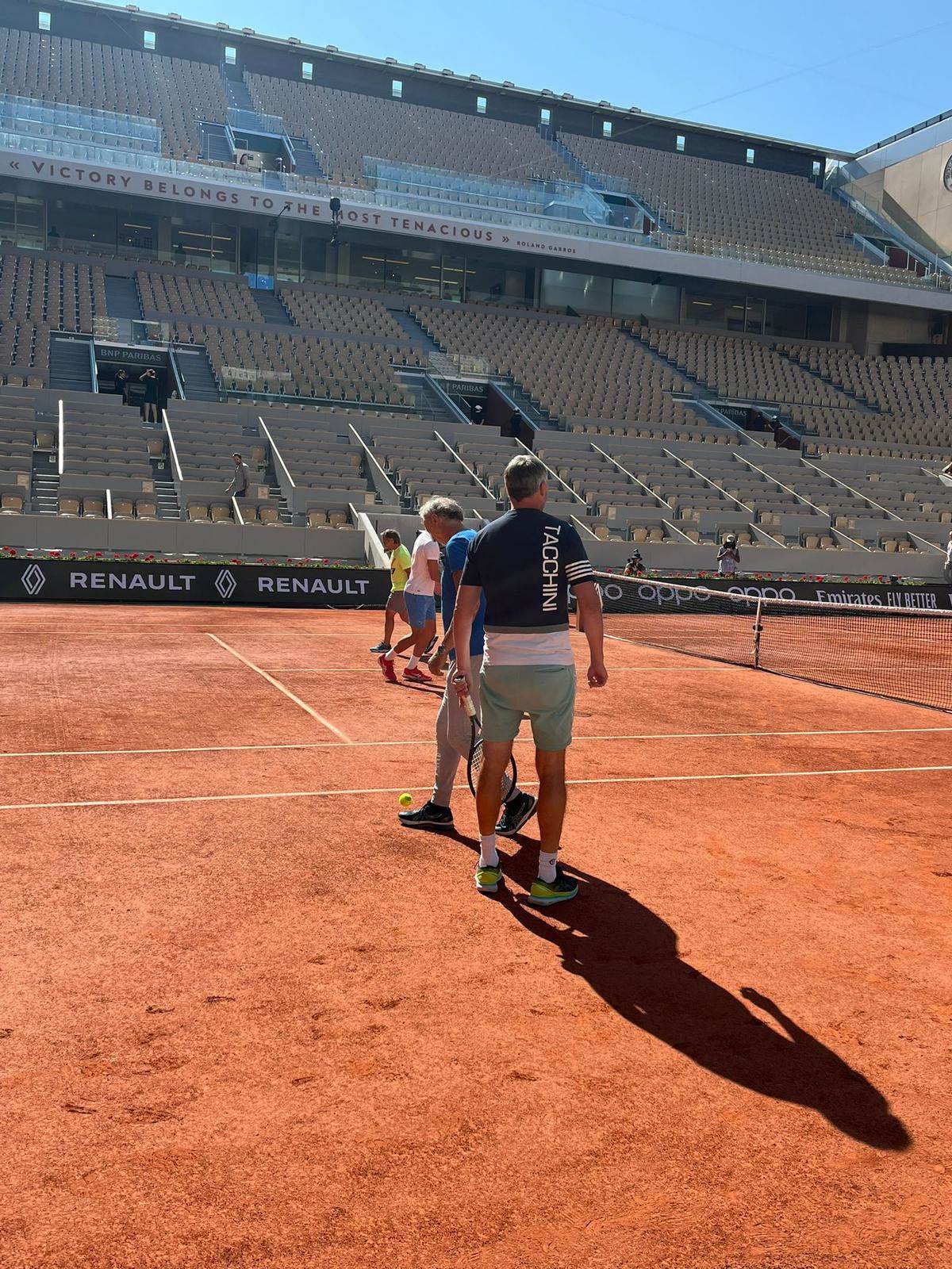 Novak trenira, Stefan pomaže (4).jpg