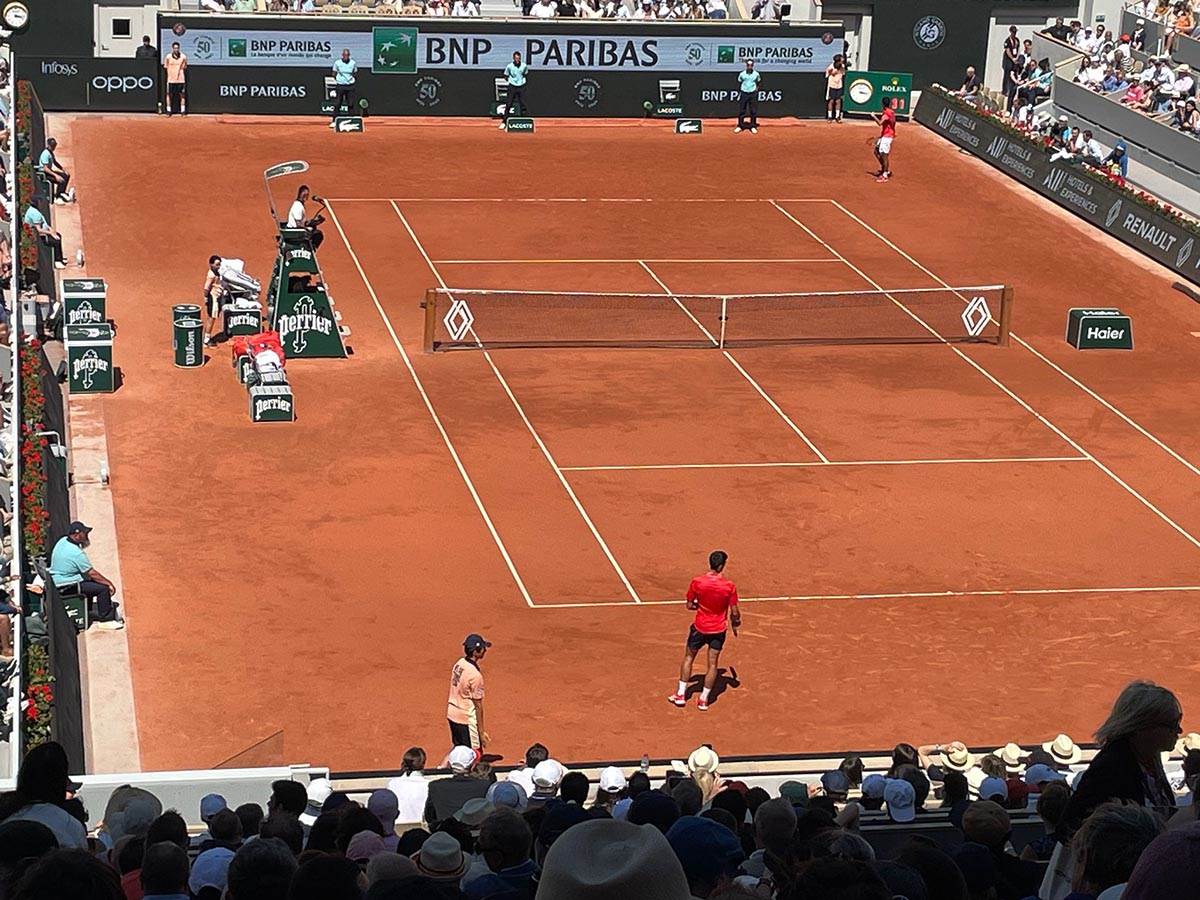 Novak reaguje na zvizdike publike (3).jpg