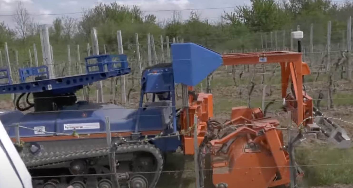 Poljoprivredni robot 4.jpeg