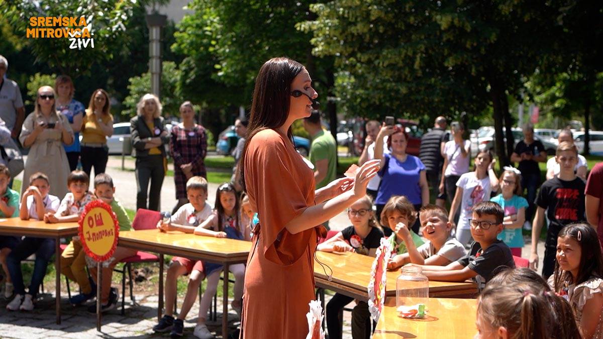 - 16x9.00_00_26_21.Still040.jpg