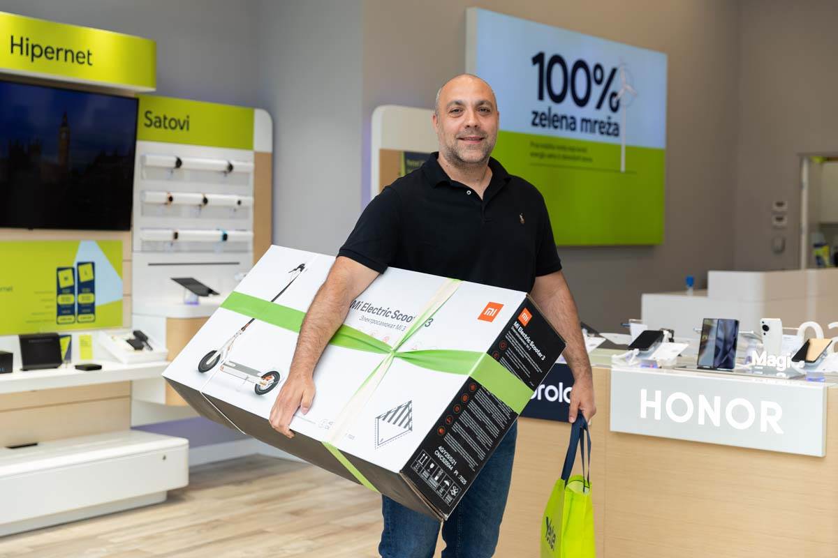 Dobitnik električnog trotineta.jpg