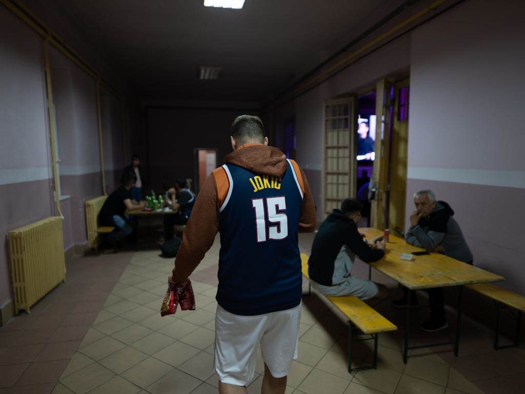 Sombor navijači Denvera gledaju utakmicu