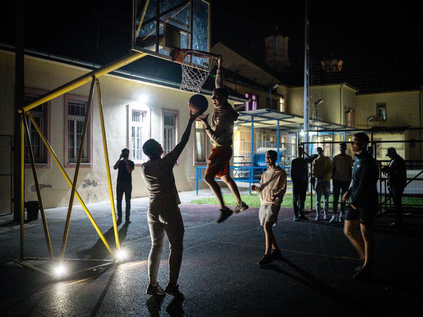 Sombor navijači Denvera gledaju utakmicu