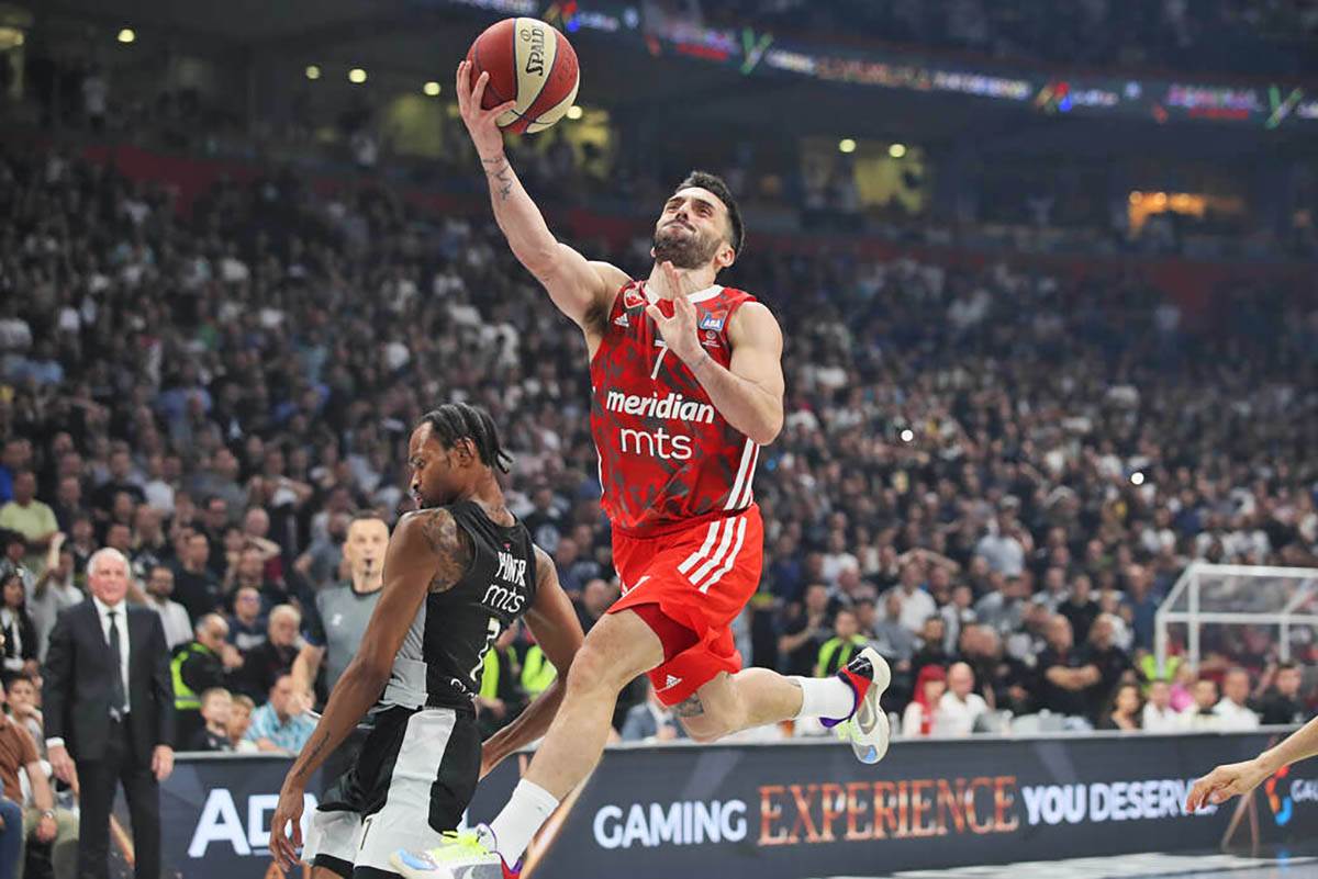 Zvezda Partizan kraj meča (6).JPG