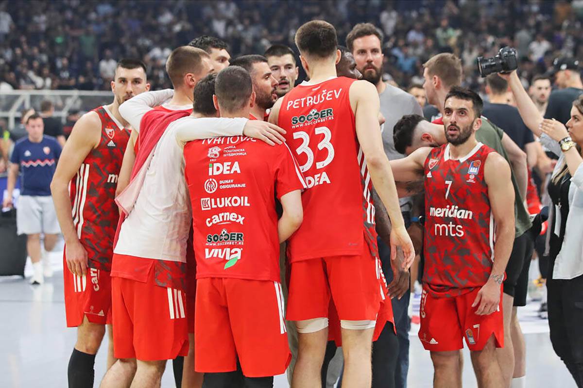 Zvezda Partizan kraj meča (8).JPG