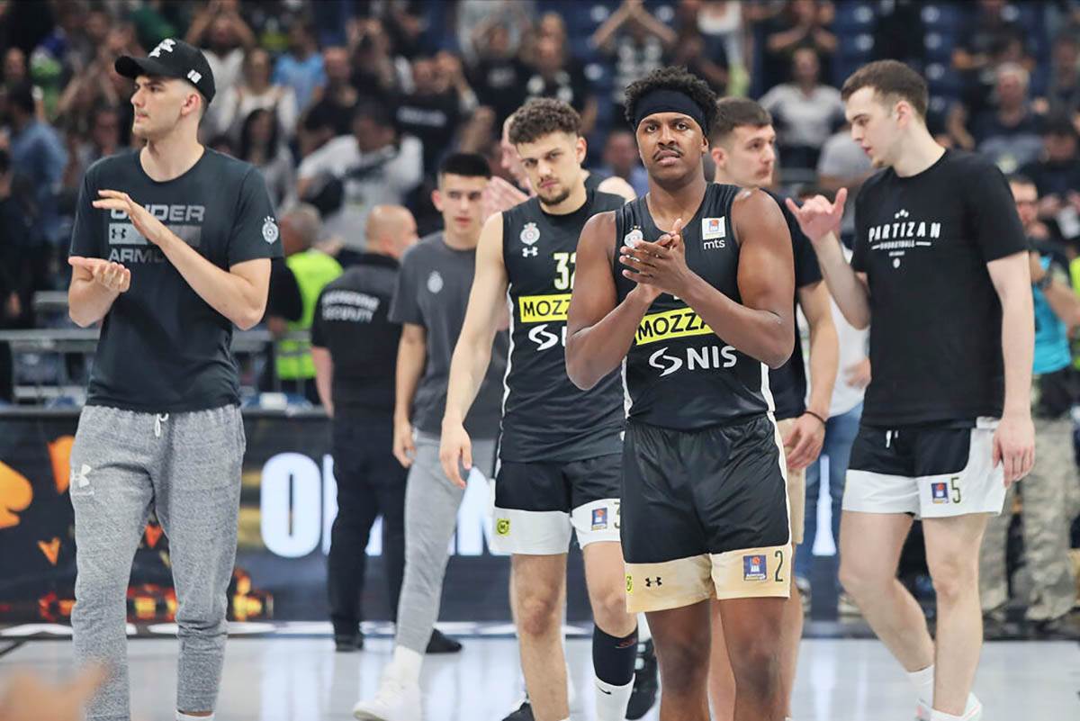 Zvezda Partizan kraj meča (10).JPG