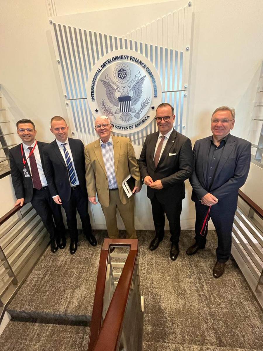 AmCham delegacija i John Moran - Senior Advisor, Office of DFC Chief Operating Officer.jpg