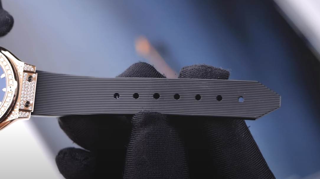 Hublot Classic Fusion King Gold (5).png