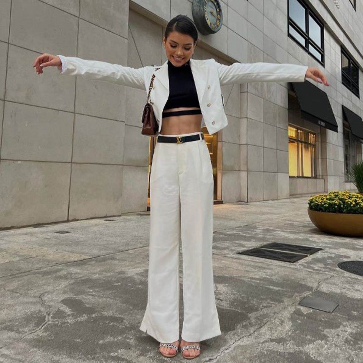 Najlepša žena koja obilazi gradilišta arhitekta