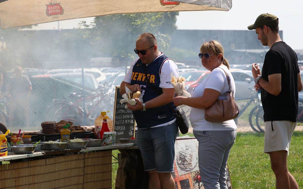 Ćerka Nikole Jokića Ognjena Jokić na hipodromu u Somboru