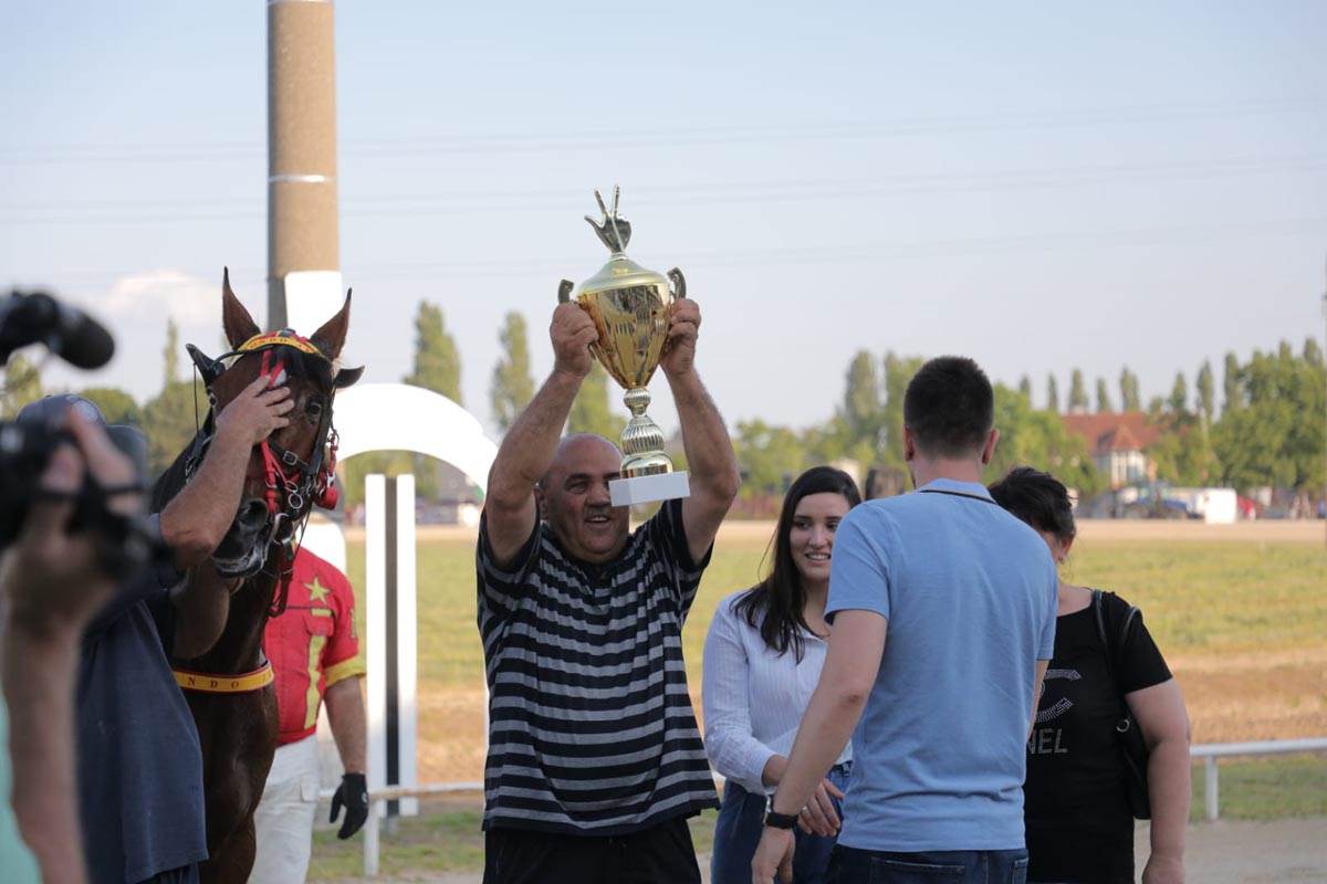 WhatsApp Image 2023-06-18 at 18.43.54.jpg