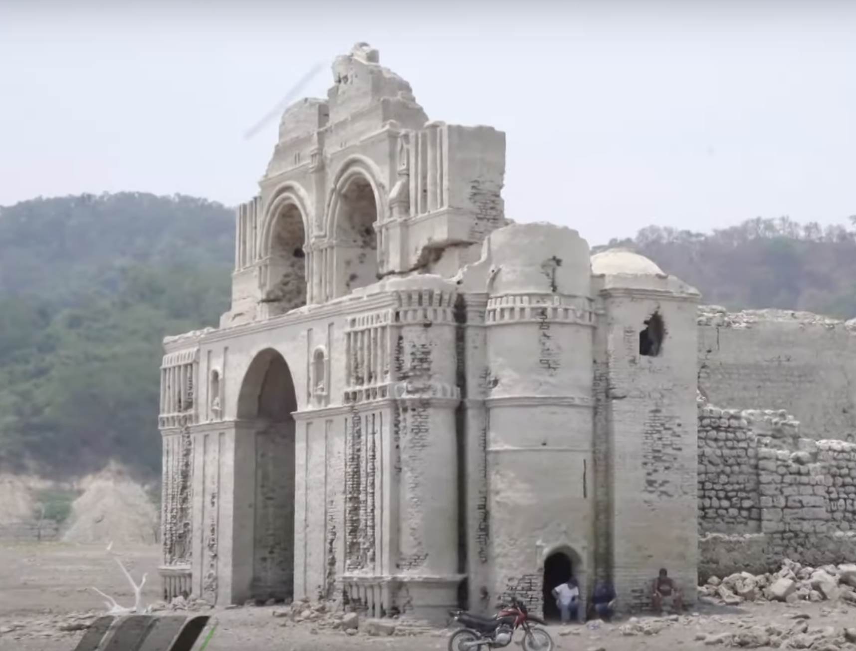 crkva izronila zbog suse 3.png