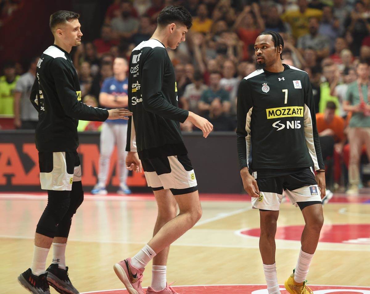 Dejan Davidovac gleda Zvezda Partizan