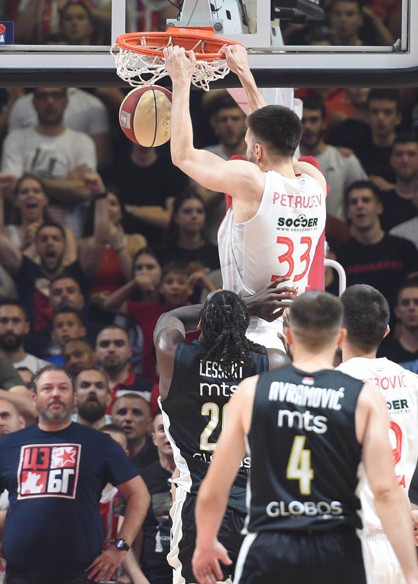 Dejan Davidovac gleda Zvezda Partizan