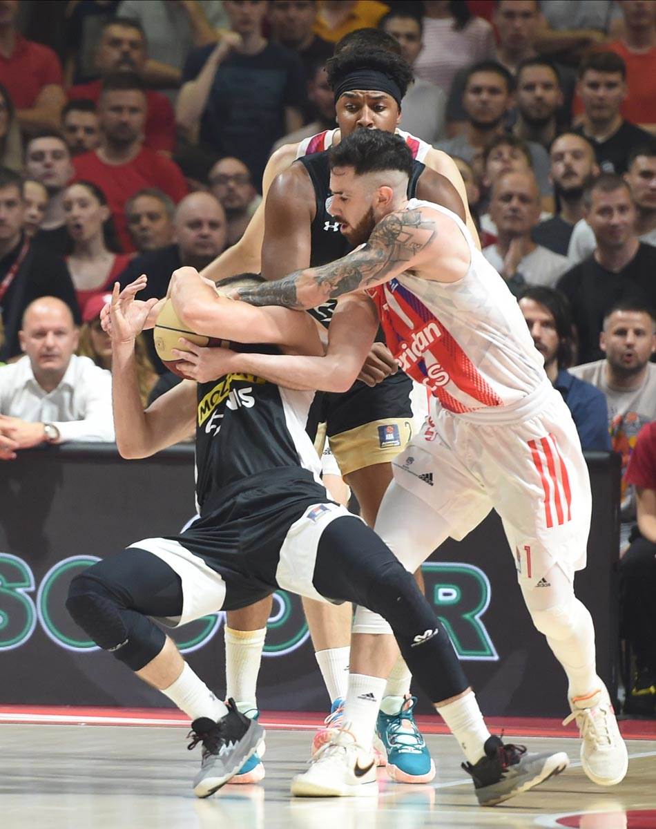 Dejan Davidovac gleda Zvezda Partizan