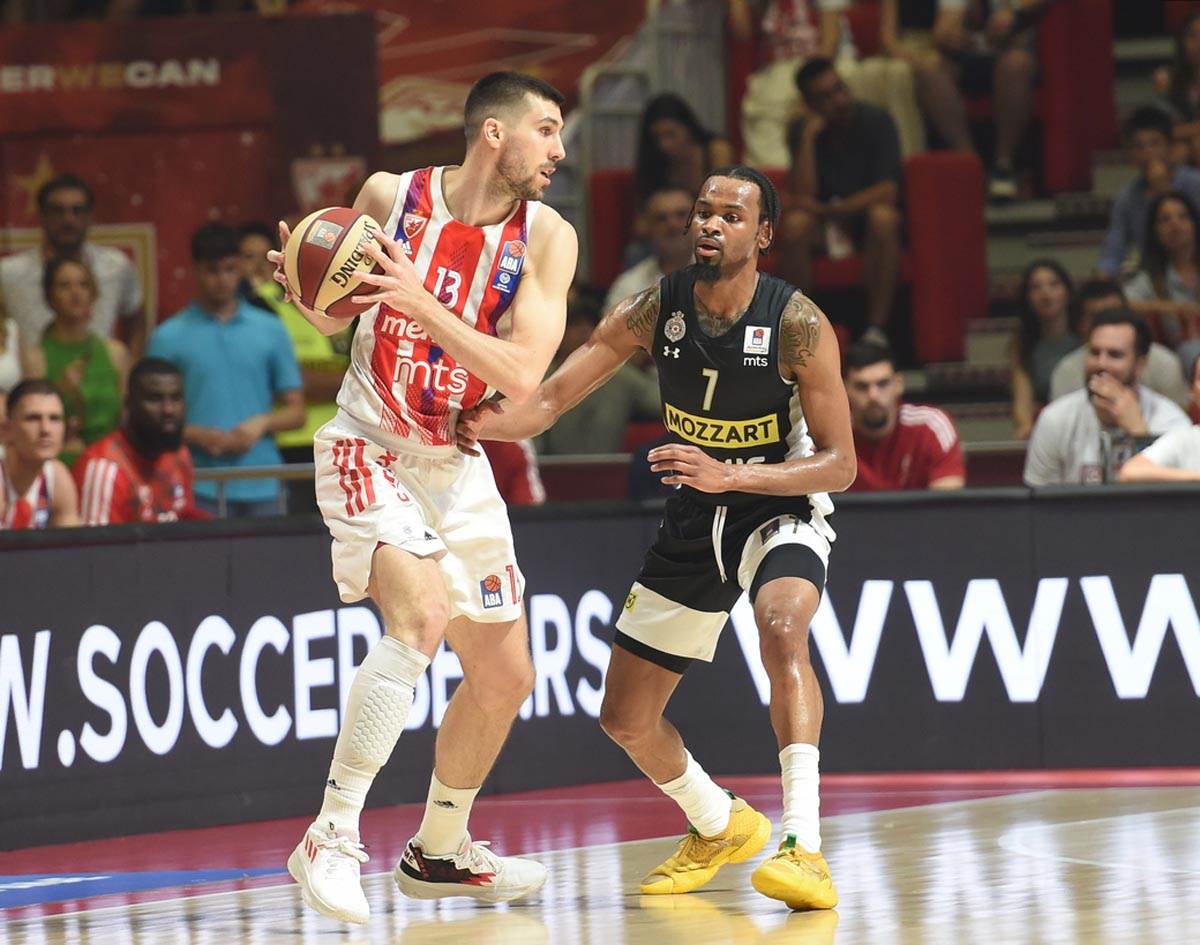 Dejan Davidovac gleda Zvezda Partizan