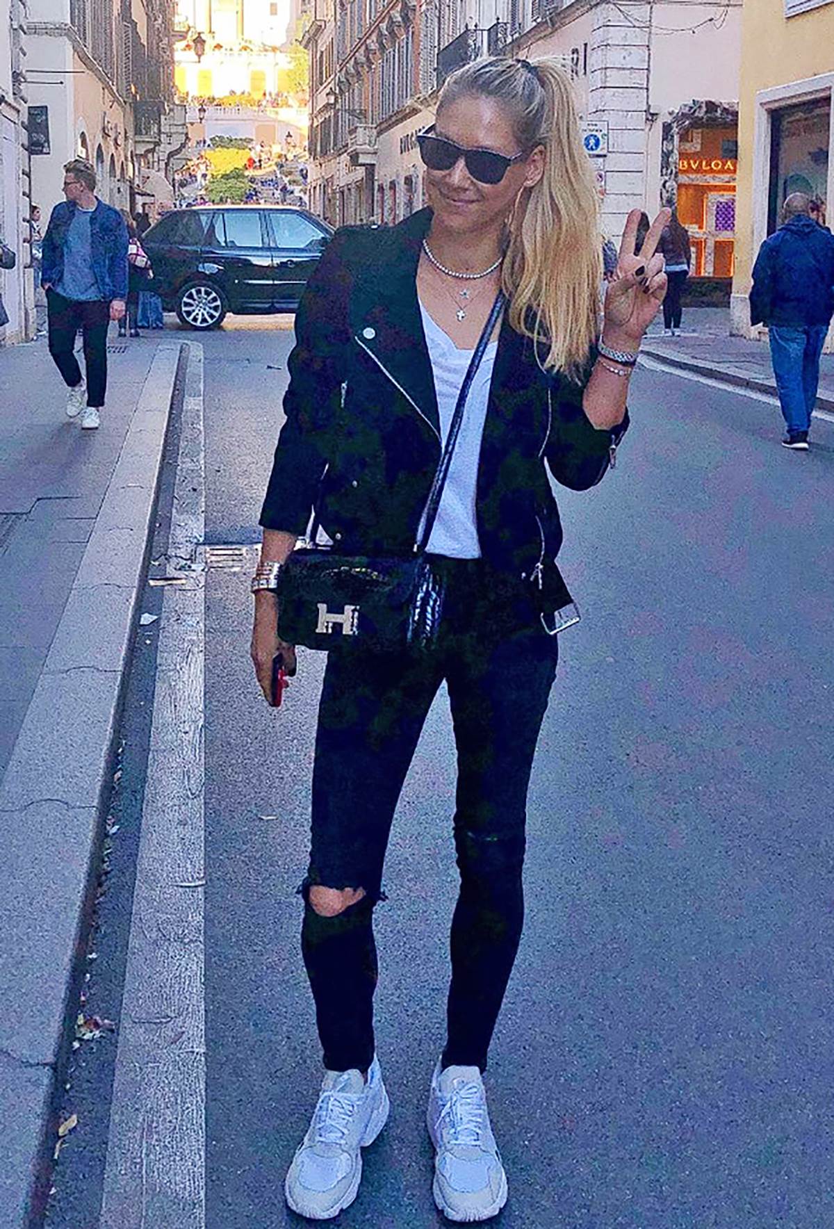 Ana Kurnjikova (12).png