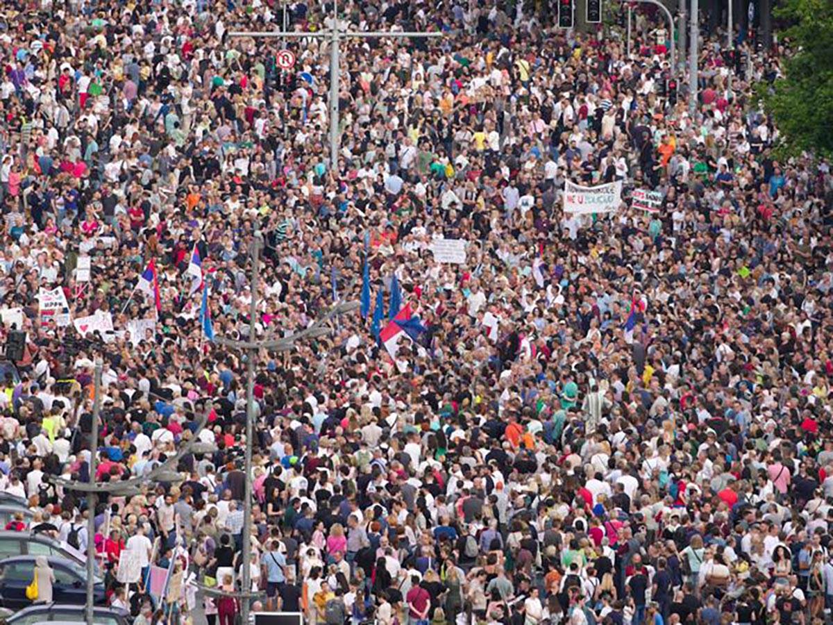 Srbija protiv nasilja protest 24 jun