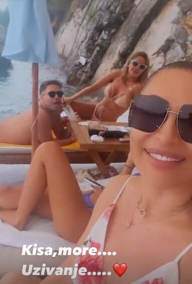 Ceca Ražnatović u kupaćem