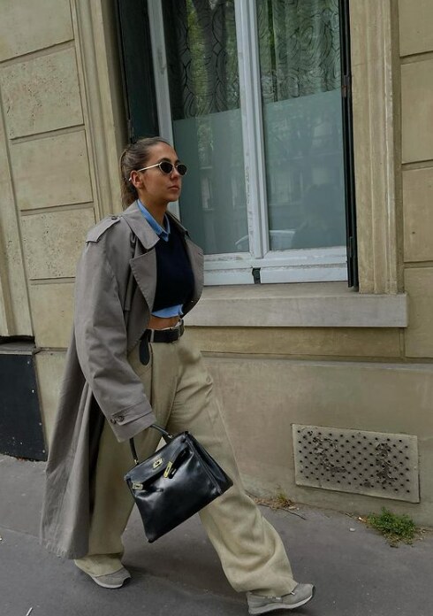 Pantalone sa širokim nogavicama mogu se kombinovati sa različitom obućom.