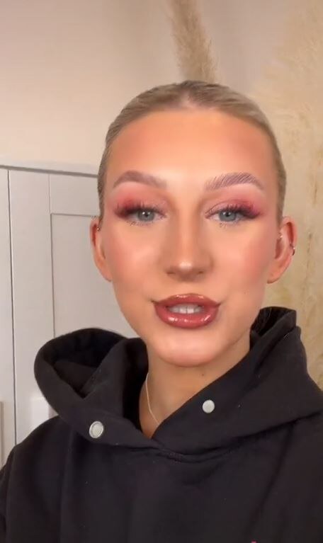 Obrnutim konturisanjem lako ćete dobiti uži i kraći nos.