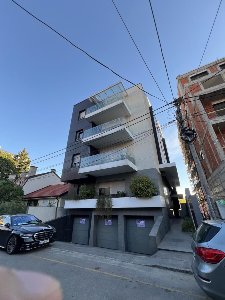 Zgrada i haos na terasi Ane Nikolić 1.jpeg