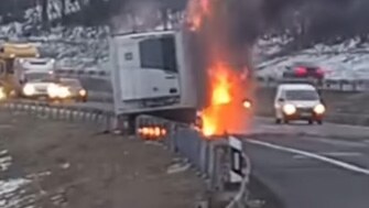 Požar na autoputu kod Beograda, kamion, prikolica