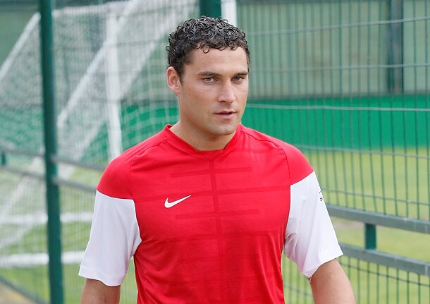 Duško Tošić peva Karleušinu pesmu