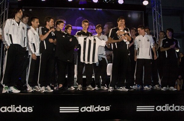 Crno-beli u novom "ruhu"