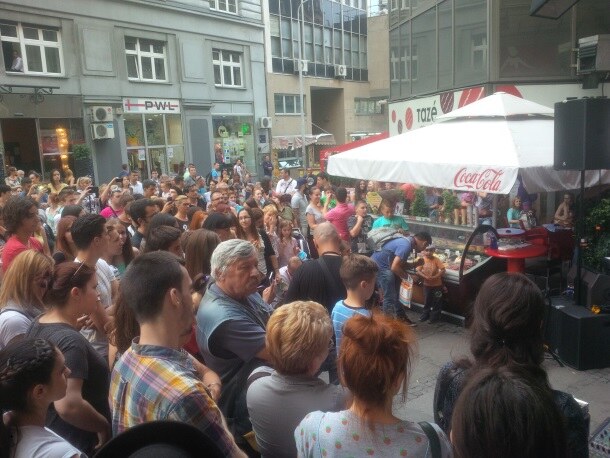 S.a.r.s održali mini koncert u Sremskoj