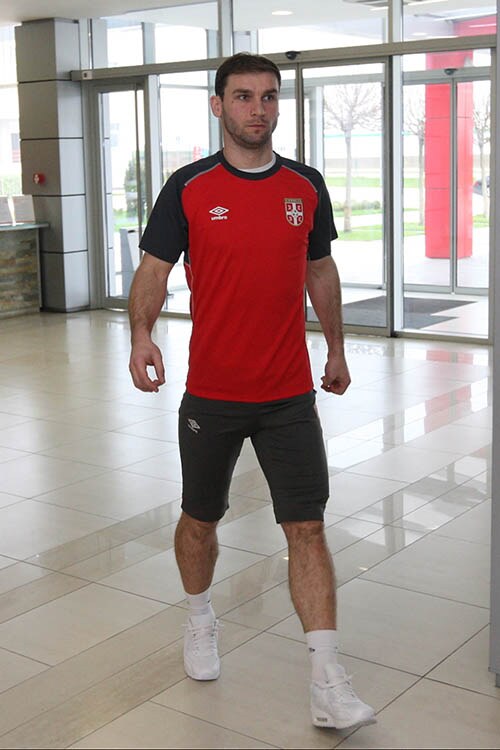 Fudbaleri Srbije iz Stare Pazove krenuli na prijateljski meč sa Poljskom.